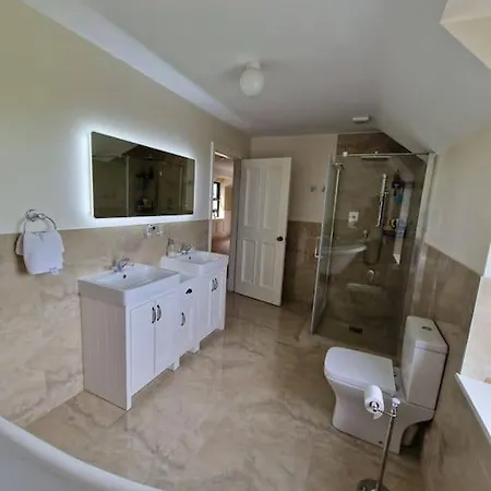 Hilltop House Ireland בית נופש *