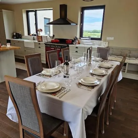 Hilltop House Ireland בית נופש