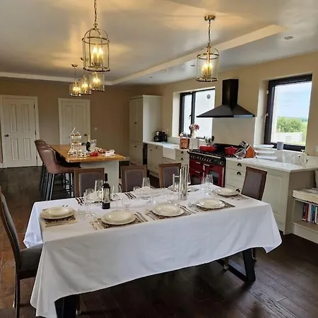 Hilltop House Ireland בית נופש *